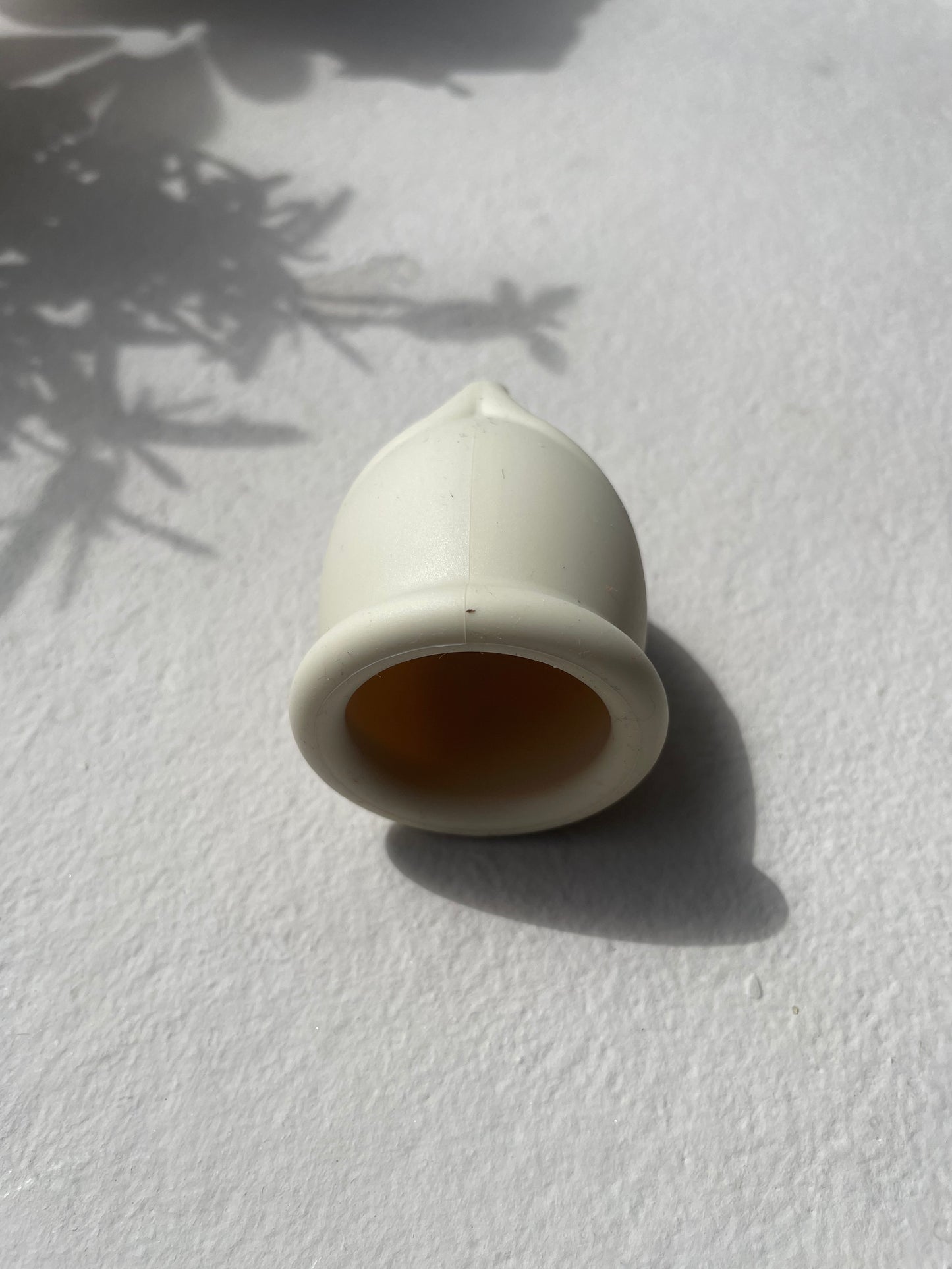 Cup mit Henkel – nachhaltige Menstruationstasse