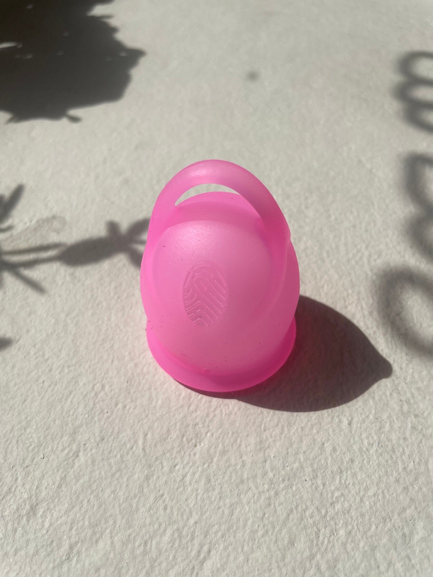 Cup mit Henkel – nachhaltige Menstruationstasse